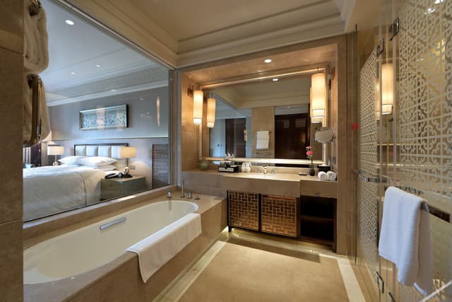 Executive Panoramic Queen Room