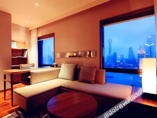 Shanghai Suite City View