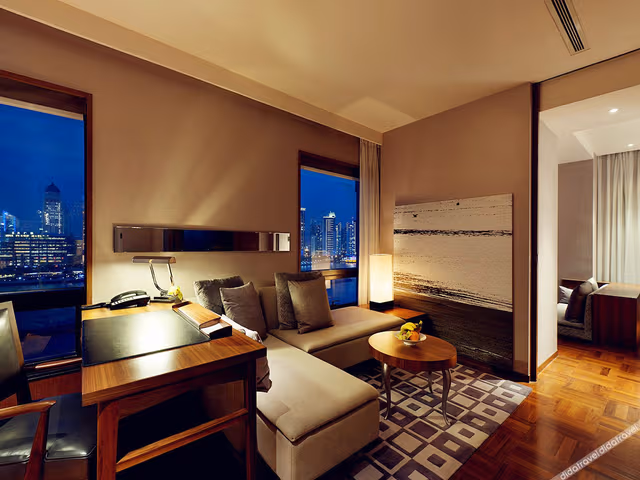 Shanghai Suite With River View