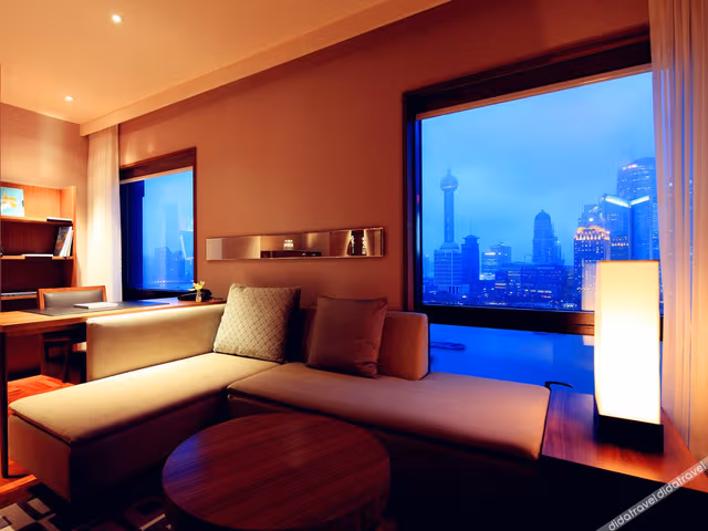 Shanghai Suite With River View