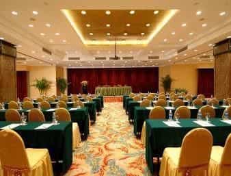 รามาดา พลาซ่า สนามบินเซี่ยงไฮ้ผู่ตง