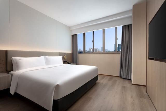 Standard Room, 1 King Bed
