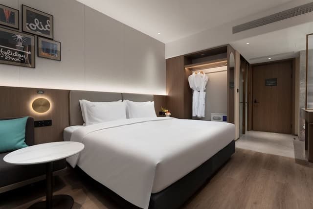 Standard Room, 1 King Bed, Accessible