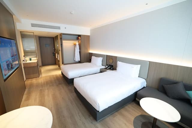 Standard Room, 2 Double Beds, City View