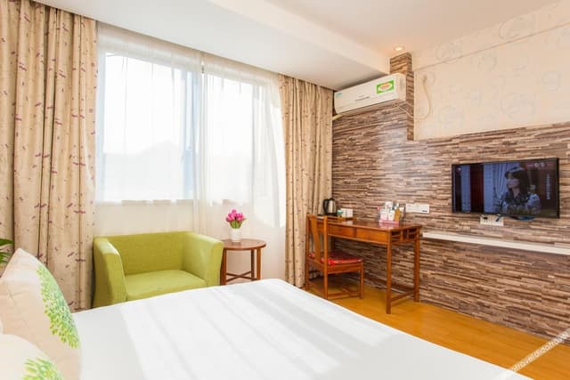 Four Seasons Room (Double Bed)