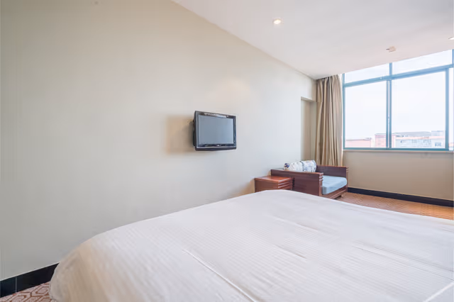 Business Queen Room