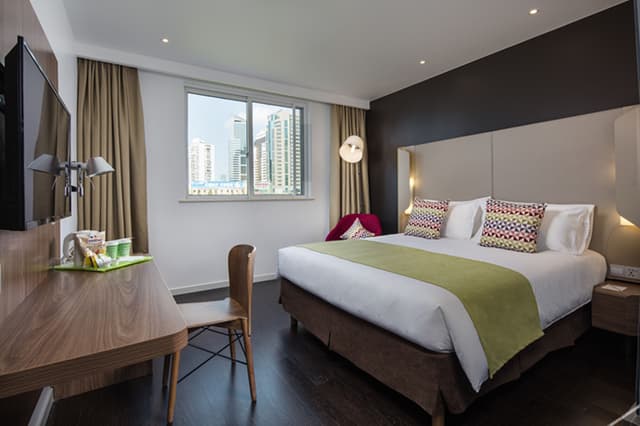 Deluxe Queen Room