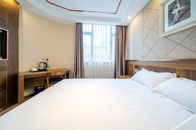 Queen Room
