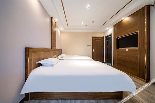 2-bed Room