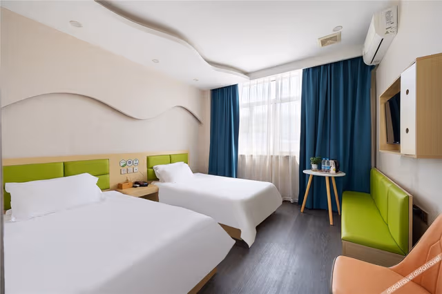 Business Room (2 Beds)