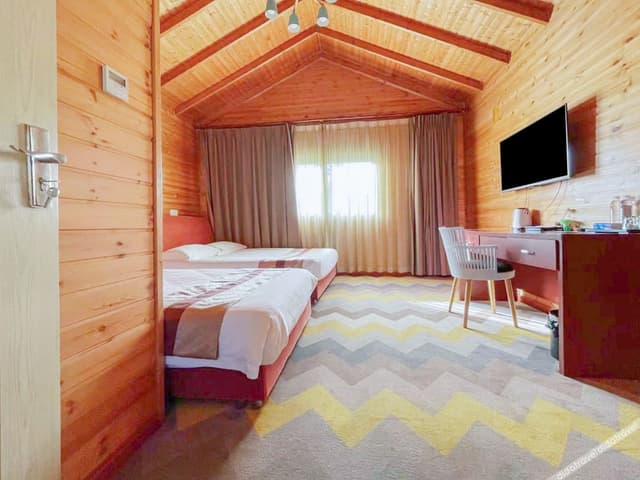 Featured Cabin (Cards)