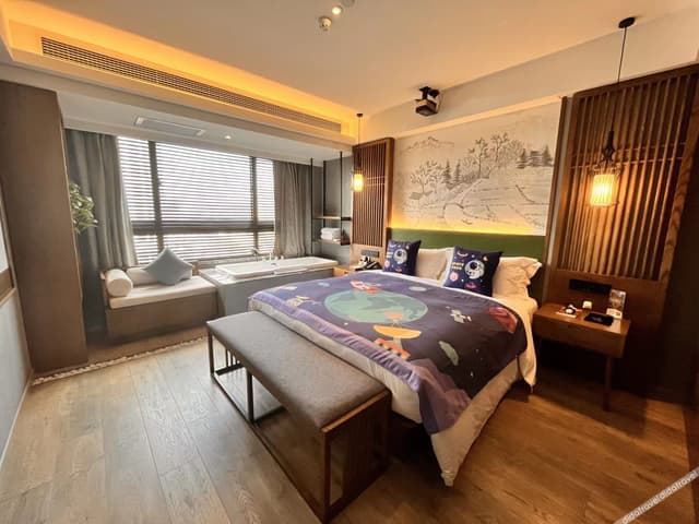 Family Birdcage Suite