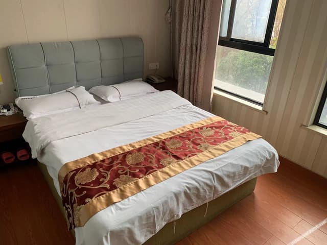 Boutique Queen Room