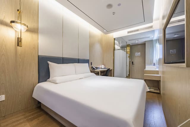 Superior Queen Room