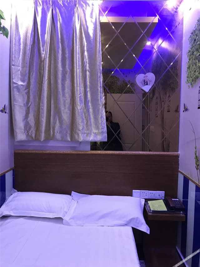Fashion Single Room