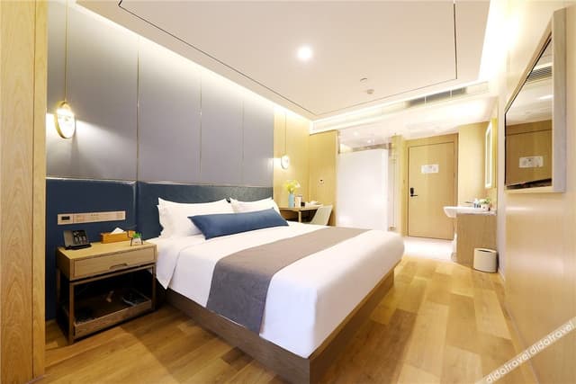 Smart Light Luxury Double Bed Room
