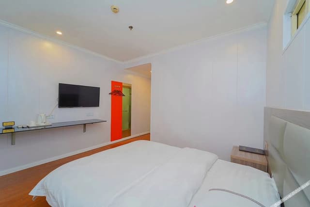 Double Room (No Window)