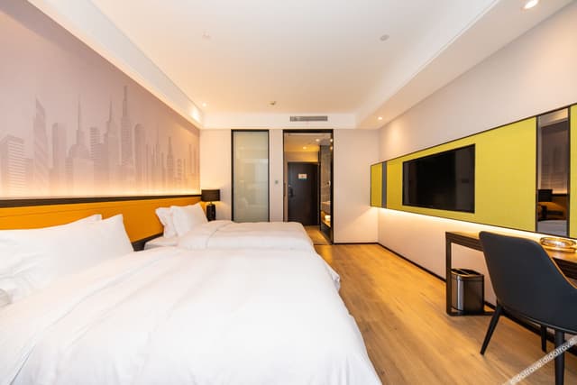 Fashionable Twin Room