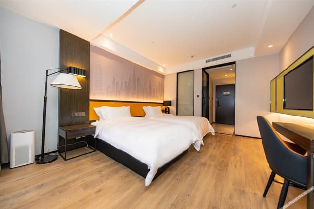 Fashionable Twin Room