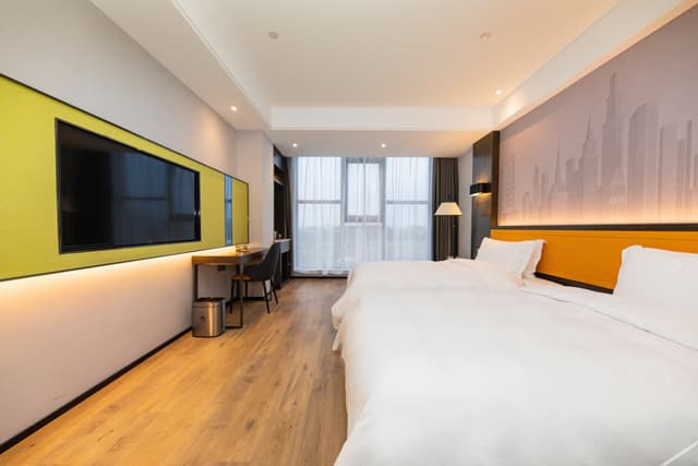 Fashionable Twin Room