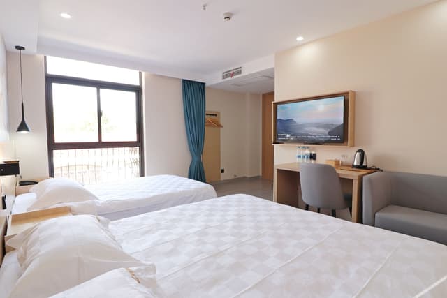 Deluxe Family Room
