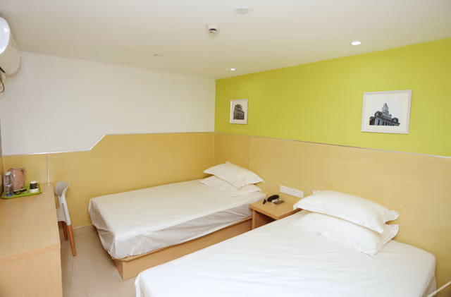Guestroom (2 beds)