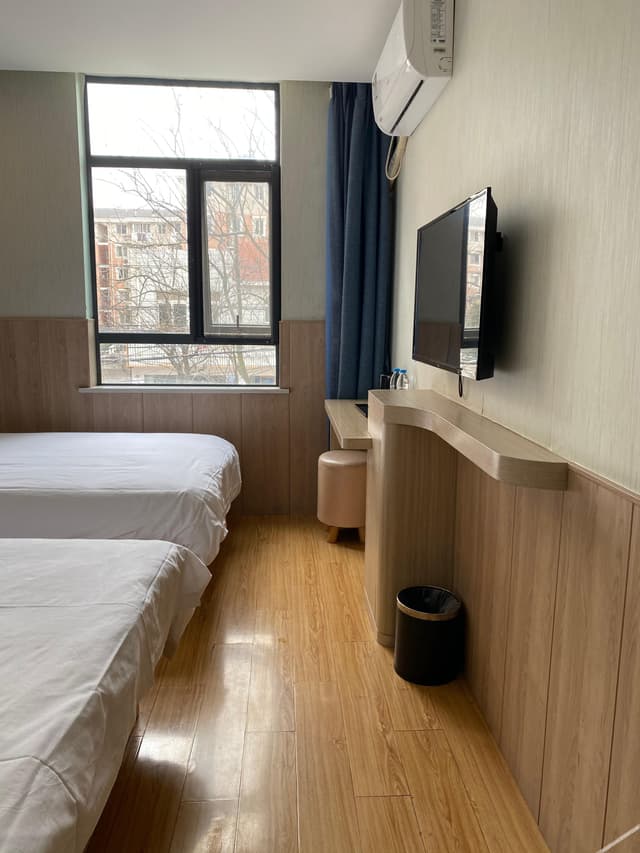 Business Standard Room