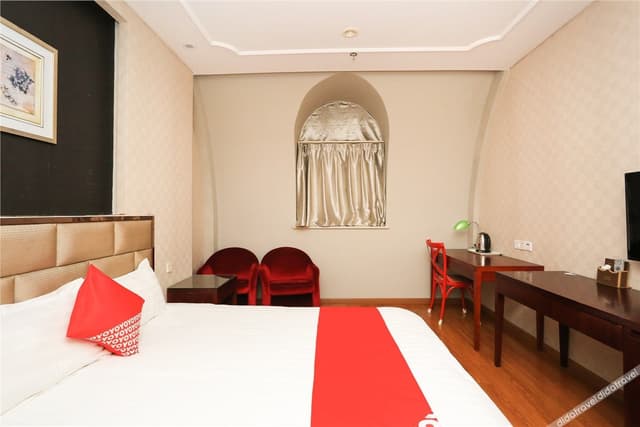 Standard Queen Room