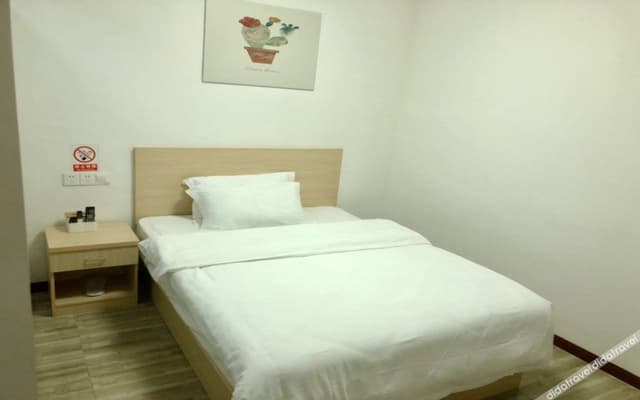 Cozy Comfort Double Bed Room (No Window)