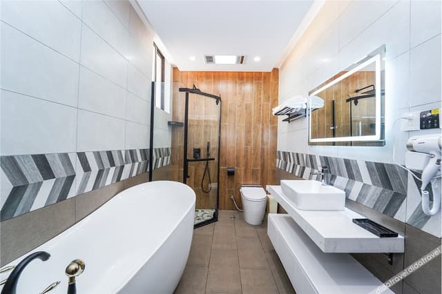 Muchen Double Occupancy Room