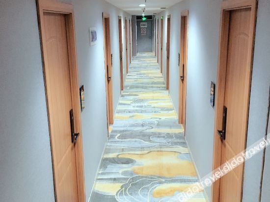 โรงแรมรุ่ยเป่ยหยุน (เซี่ยงไฮ้ ซงเจียง เฉาหอจิ่ง) (such as home Rui Bei Yun Hotel (Shanghai Songjiang Caohejing Hotel))1