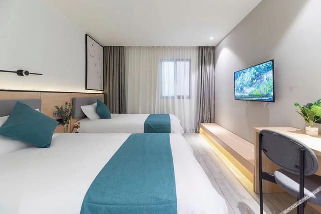Twin Room B