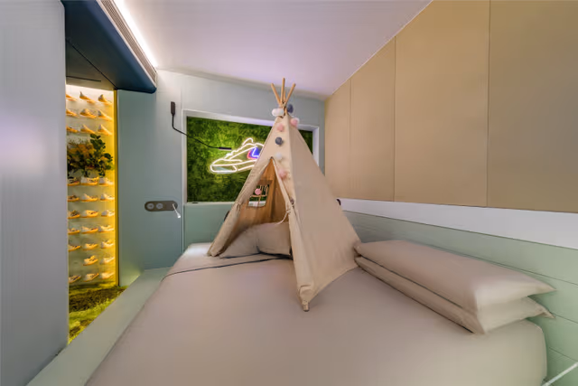 Highway Travel Room