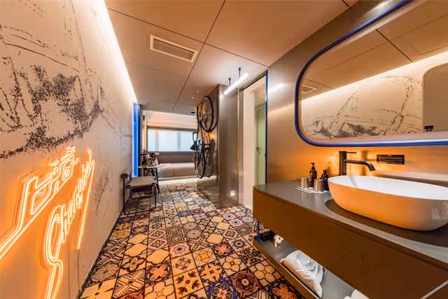 Highway Travel Room