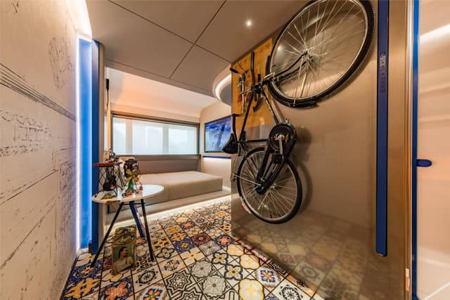 Highway Travel Room