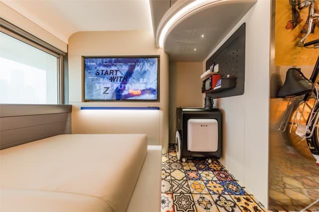 Highway Travel Room