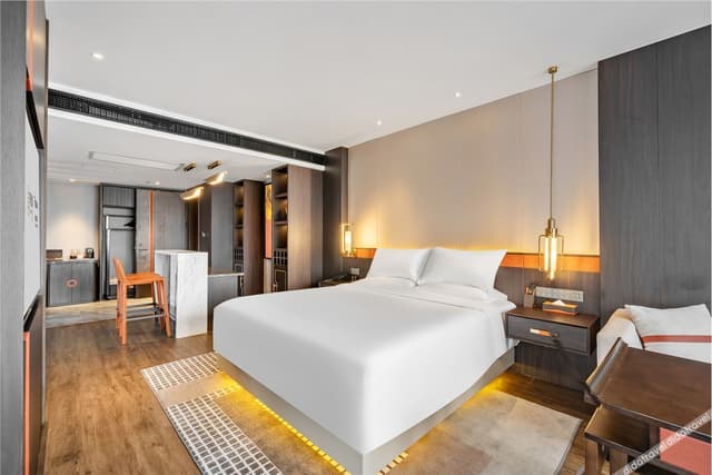 Puyan Suite