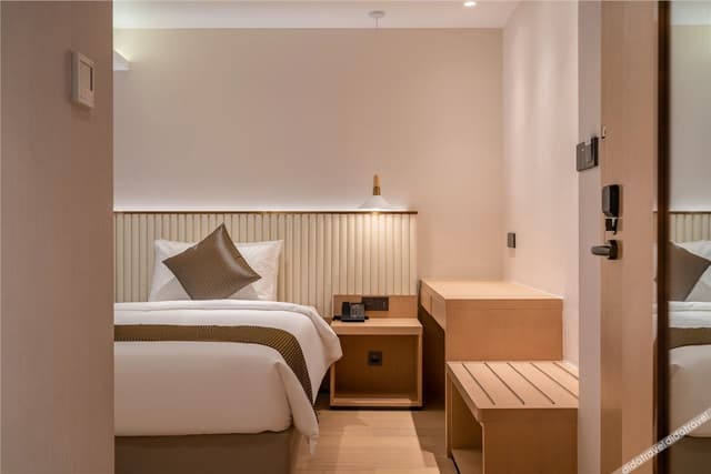 Comfy Twin Room