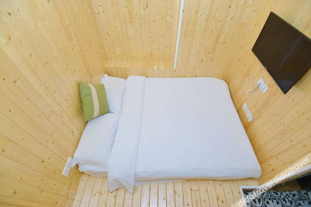 Japanese-Style Room (Tatami) (No Window)