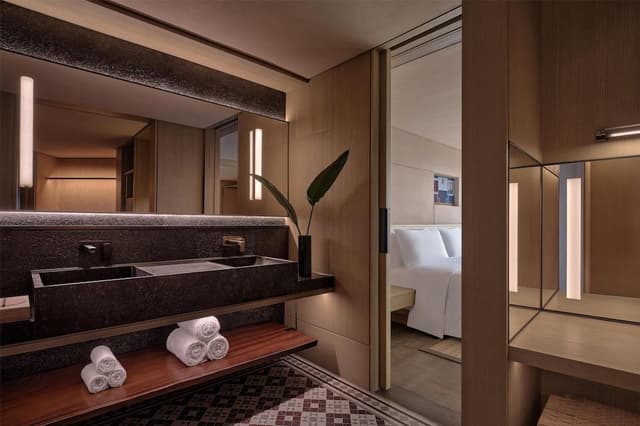 Suite, 1 King Bed (Residence)
