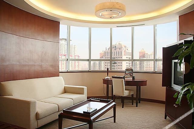 Deluxe Suite