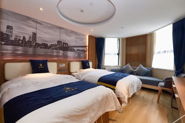 Business Room (2 beds)