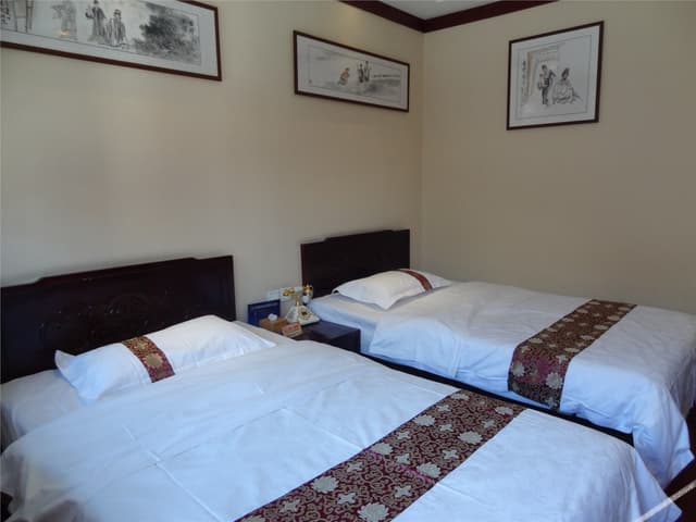 Standard Room - Courtyard-View