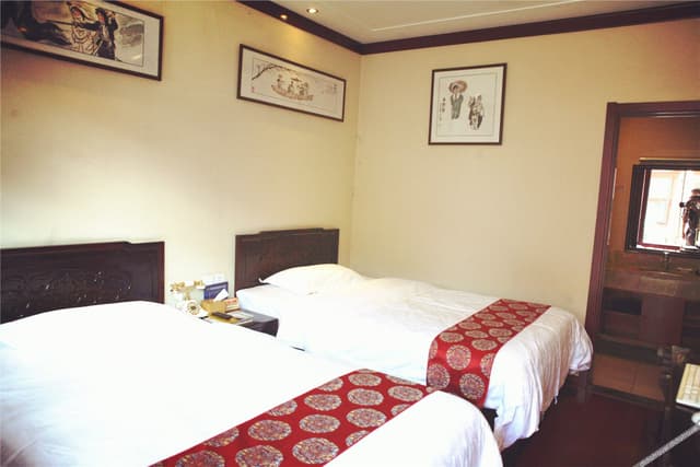 Standard Room - Courtyard-View