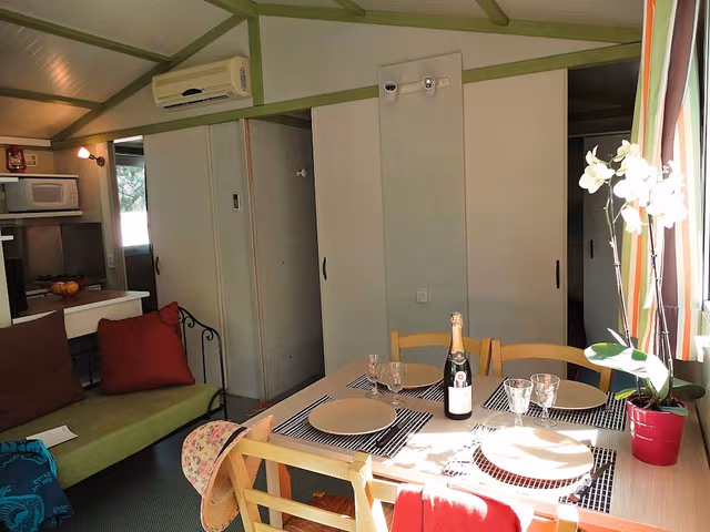 Comfort Mobile Home, 2 Bedrooms, Kitchenette (5 persons)