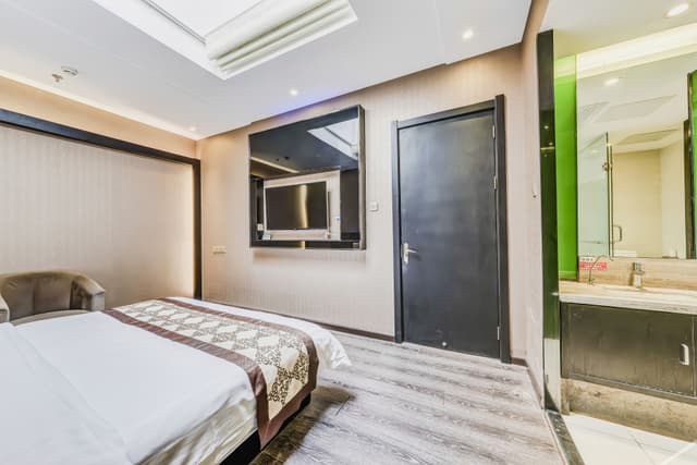Business suite