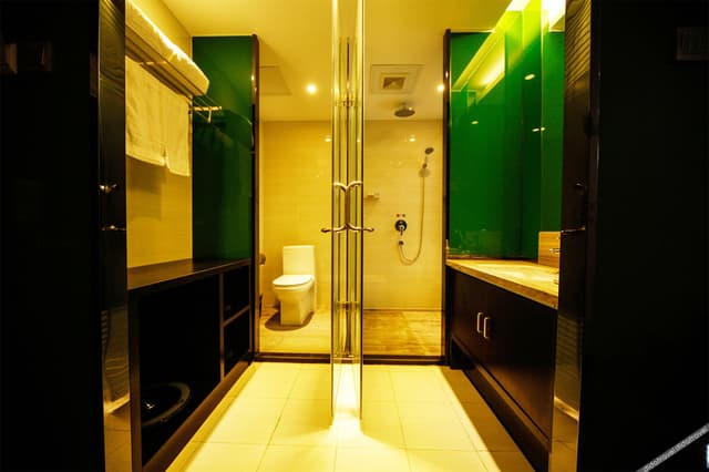 Business suite