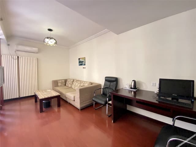 Deluxe Business Suite