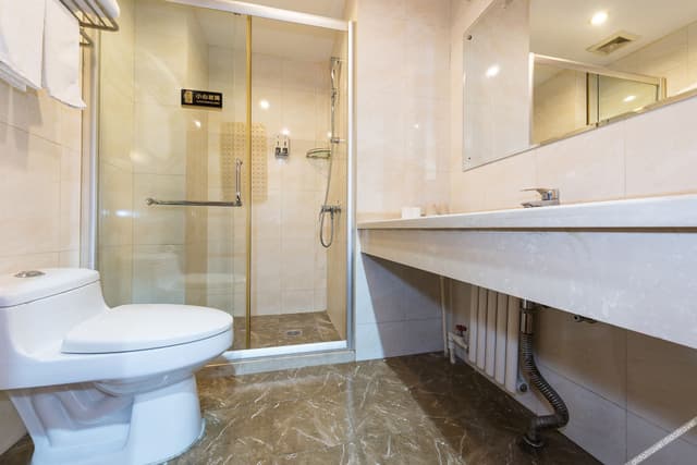Deluxe Business Suite