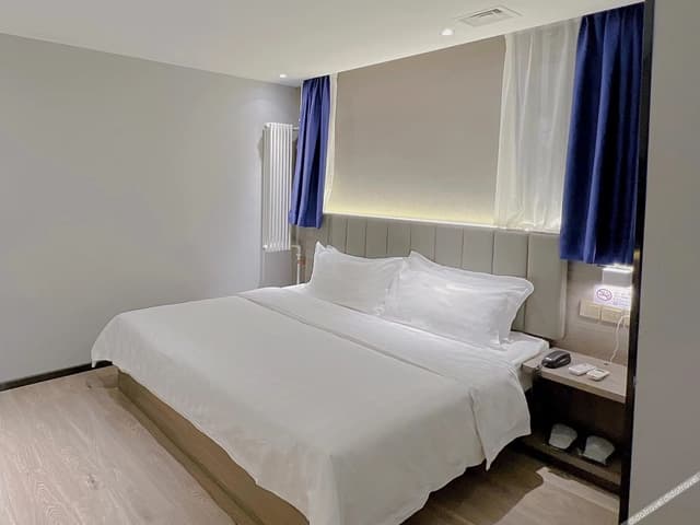 Boutique Queen Room